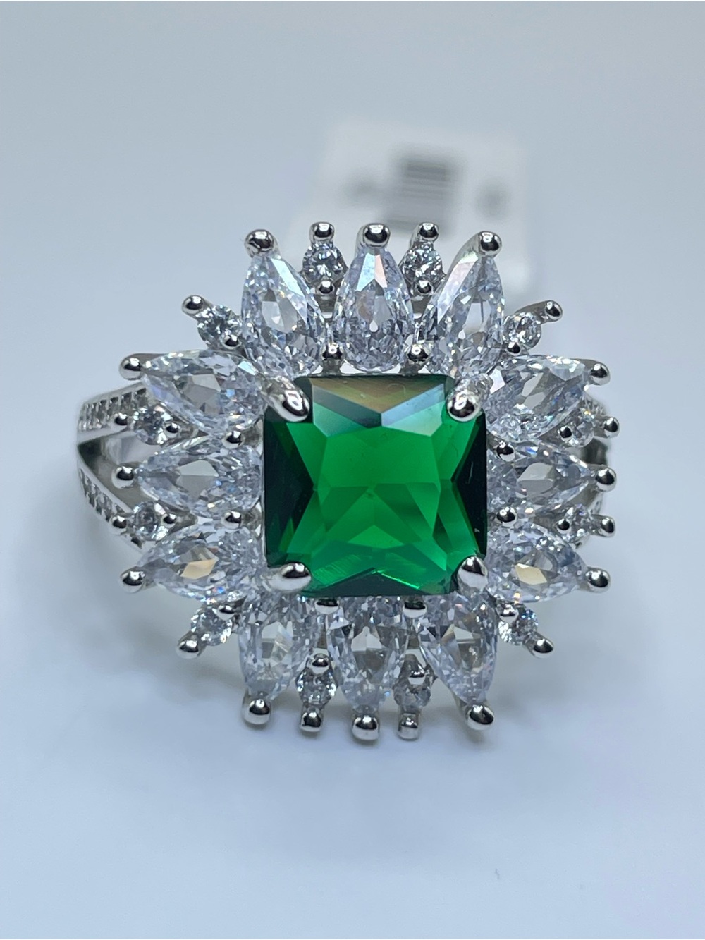 Swarovski Crystal Elements Green Crystal Halo Statement Cocktail Ring Sz 8.5